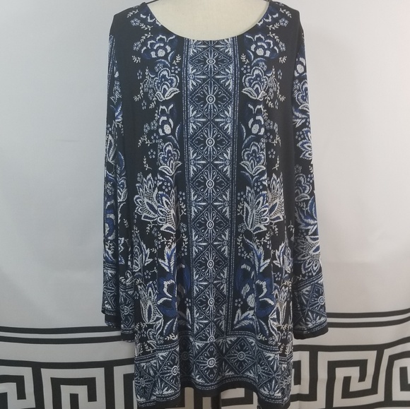 Roz & Ali Tops - Roz & Ali Tunic Plus 3X Blue Paisley Floral Top